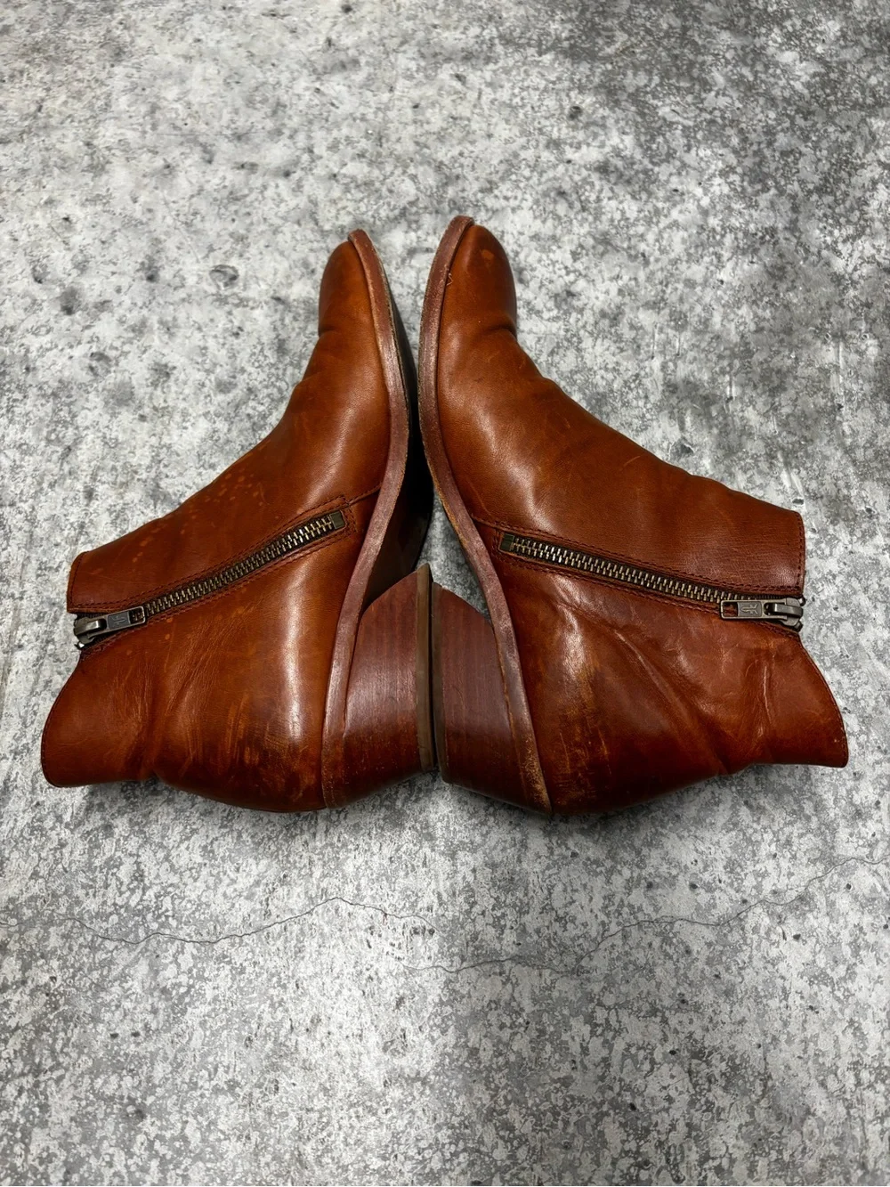 Frye Carson  piping bootie size 7.5